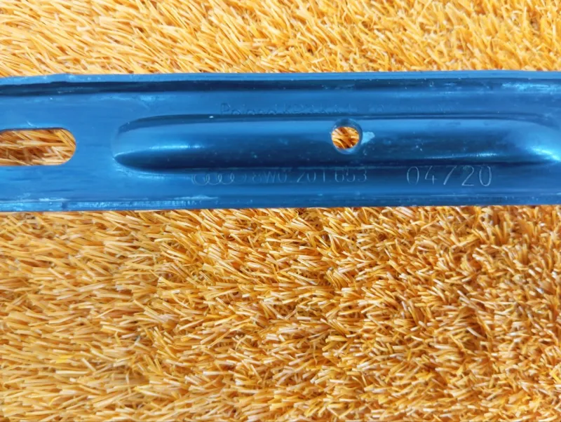 Крепление топливного бака