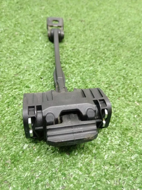 Ограничитель двери