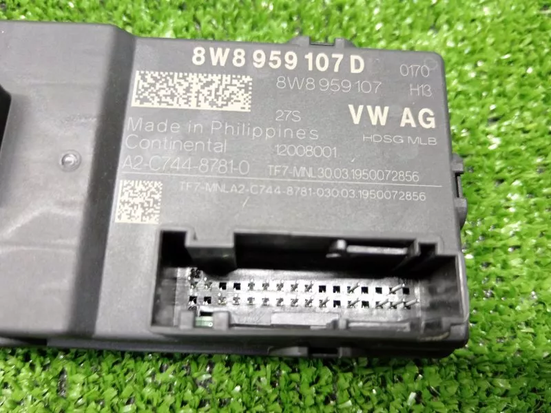 Блок управления двери багажника