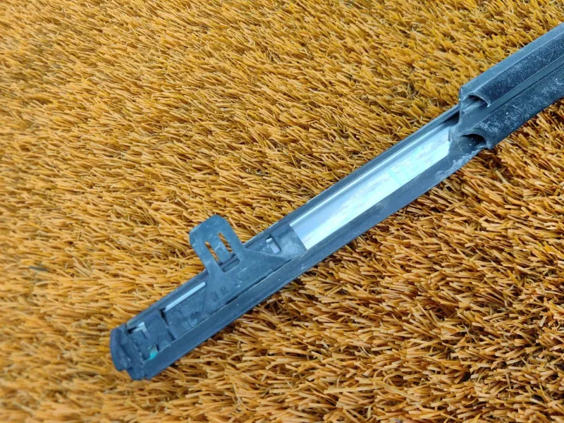 Молдинг стекла