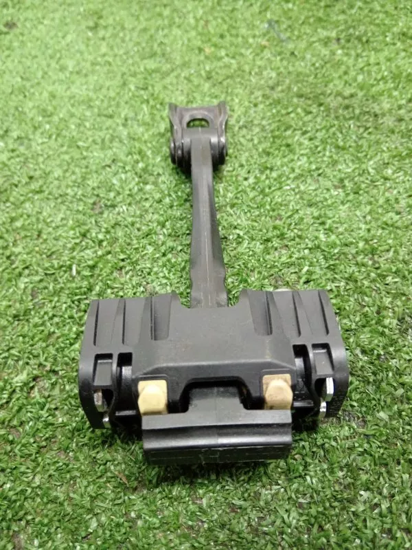 Ограничитель двери