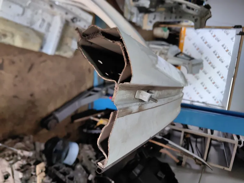 Порог с центральной стойкой