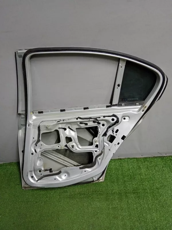 Дверь BMW 3-Series 2006 41007203648 E90, задняя правая