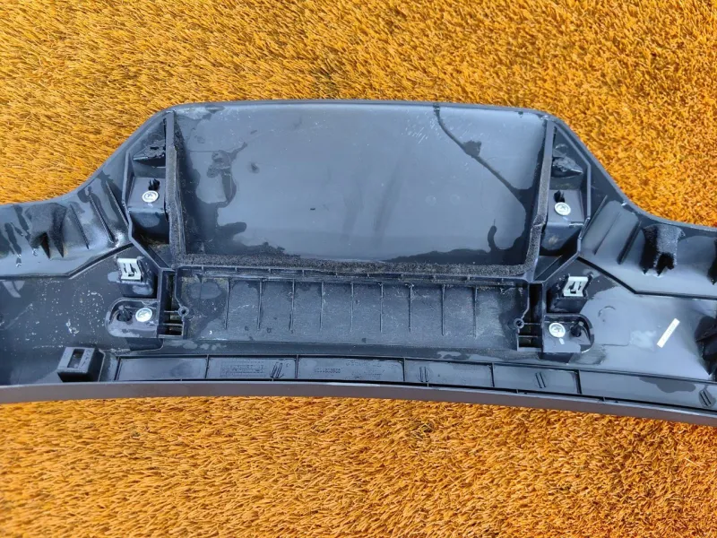 Обшивка двери багажника