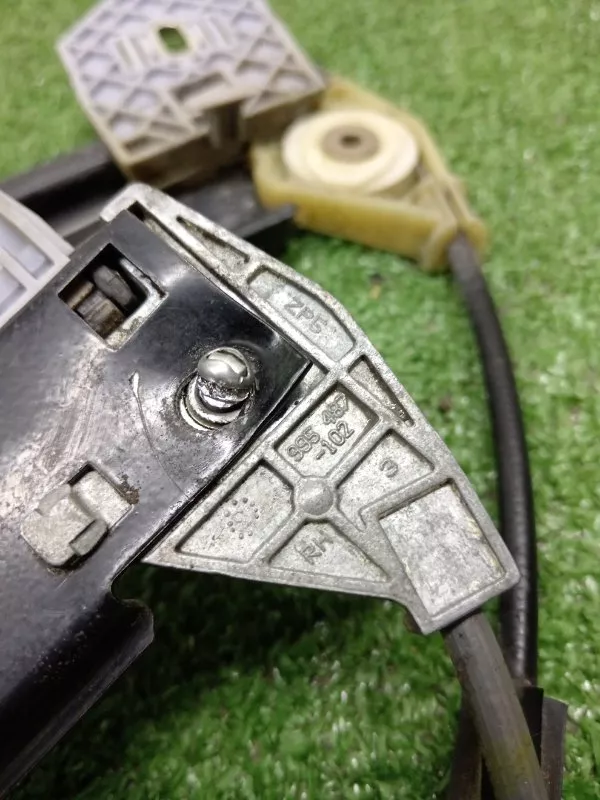 Стеклоподъемник Audi A8 2004 4E0839462C D3, задний правый