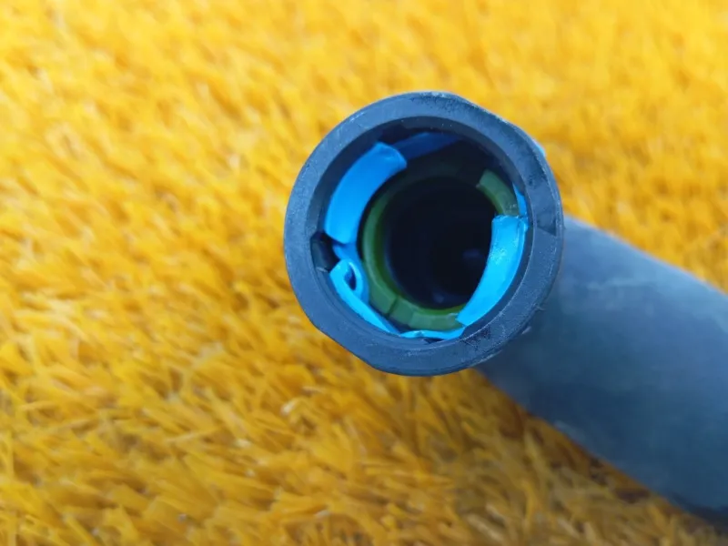 Трубка картерных газов