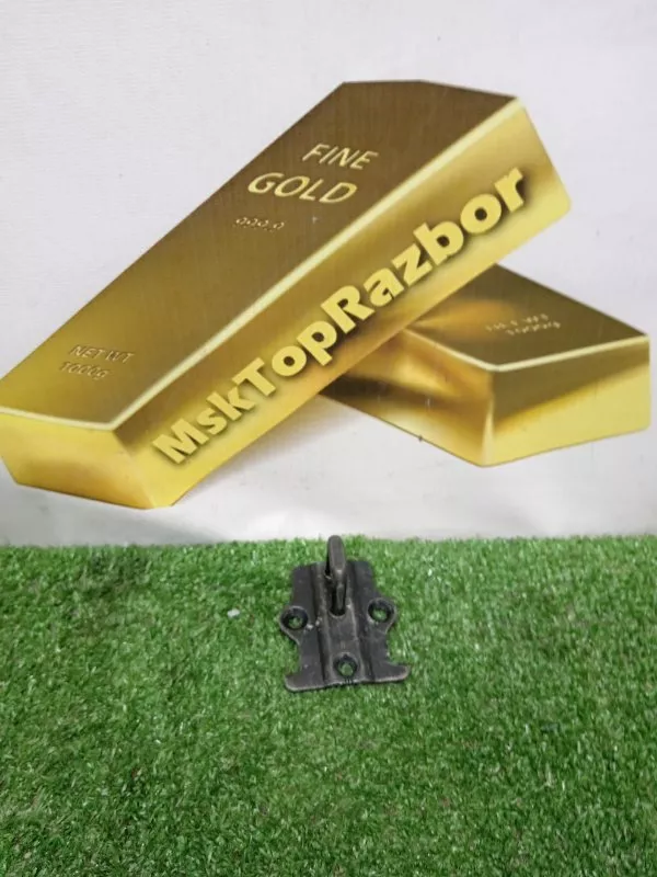 Петля крышки багажника