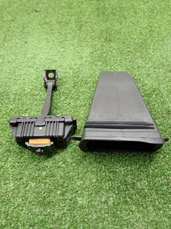 Ограничитель двери