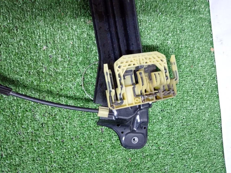 Стеклоподъемник BMW 7-Series 2009 51337182105 F01, передний левый