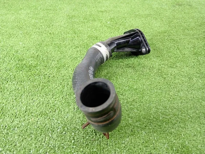 Патрубок радиатора