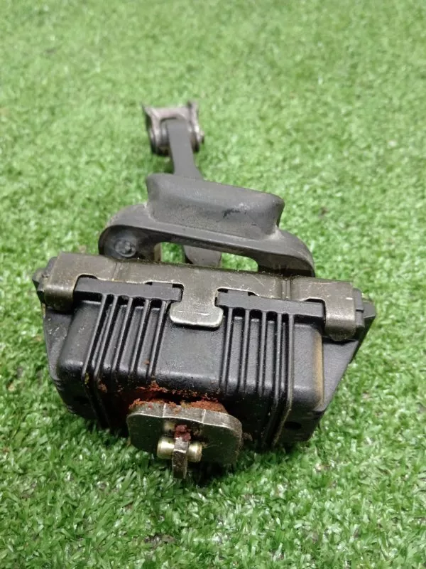 Ограничитель двери