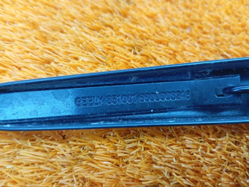 Поводок стеклоочистителя лобового стекла