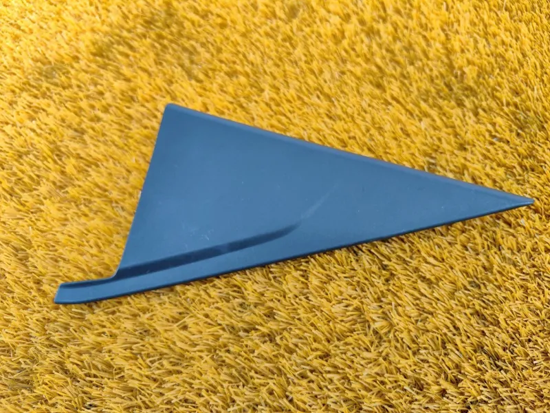 Уголок двери