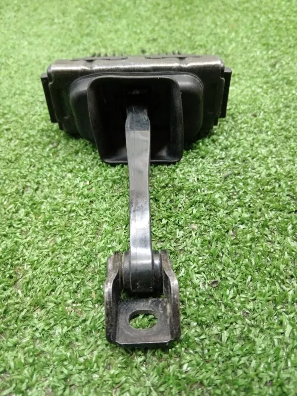 Ограничитель двери