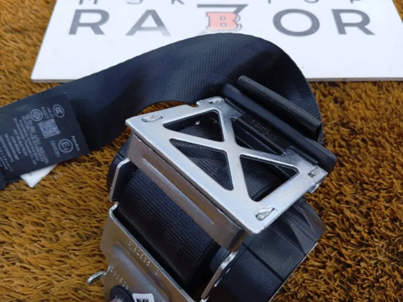 Ремень безопасности