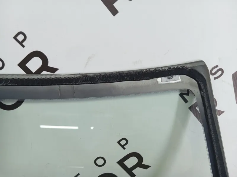 Стекло лобовое