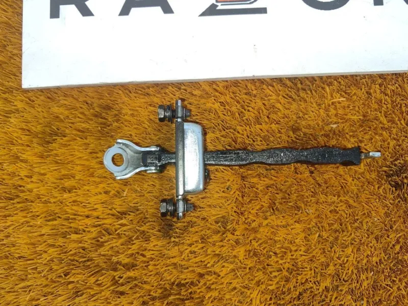 Ограничитель двери