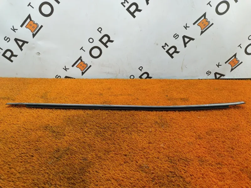 Молдинг стекла