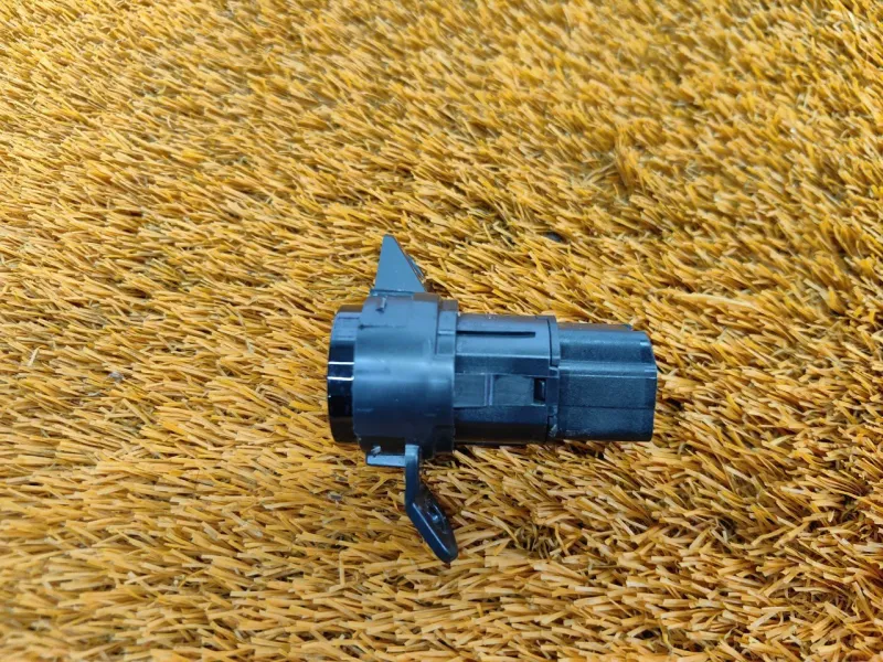 Кнопка запуска двигателя