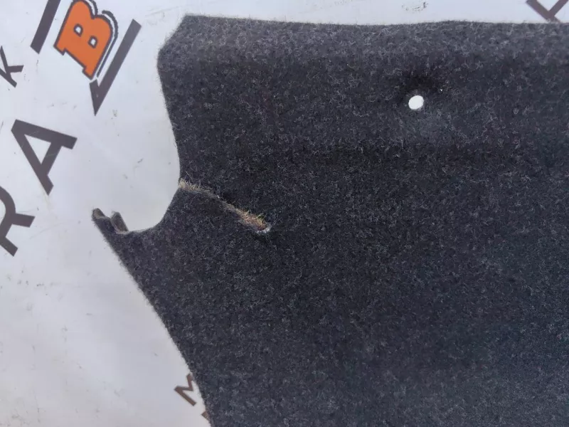 Обшивка двери багажника