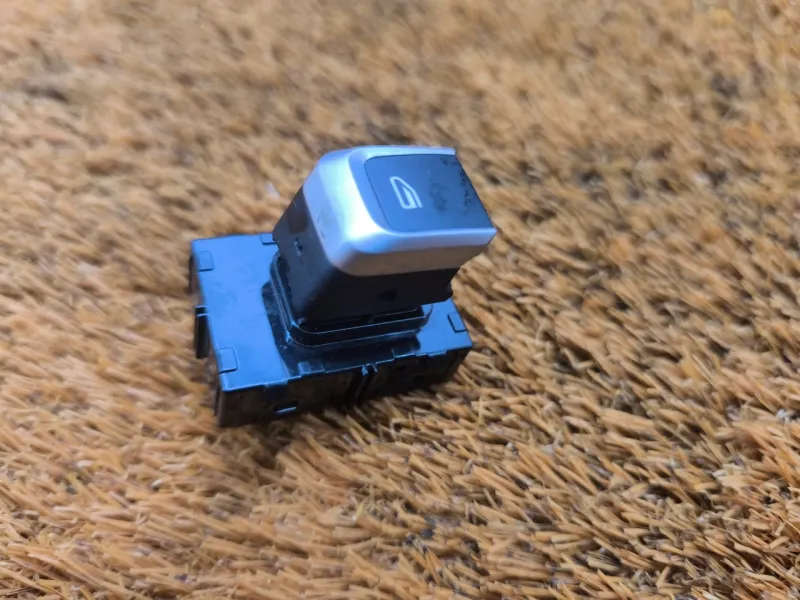 Кнопка стеклоподъемника