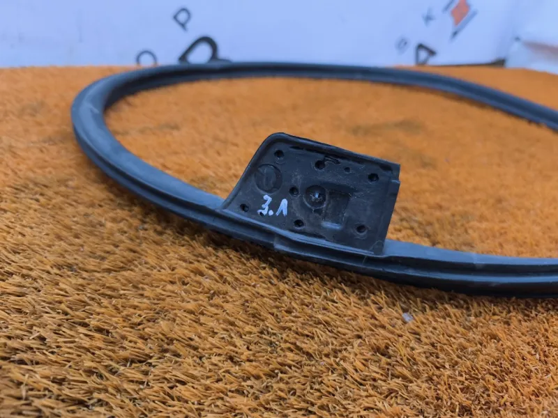 Уплотнитель двери