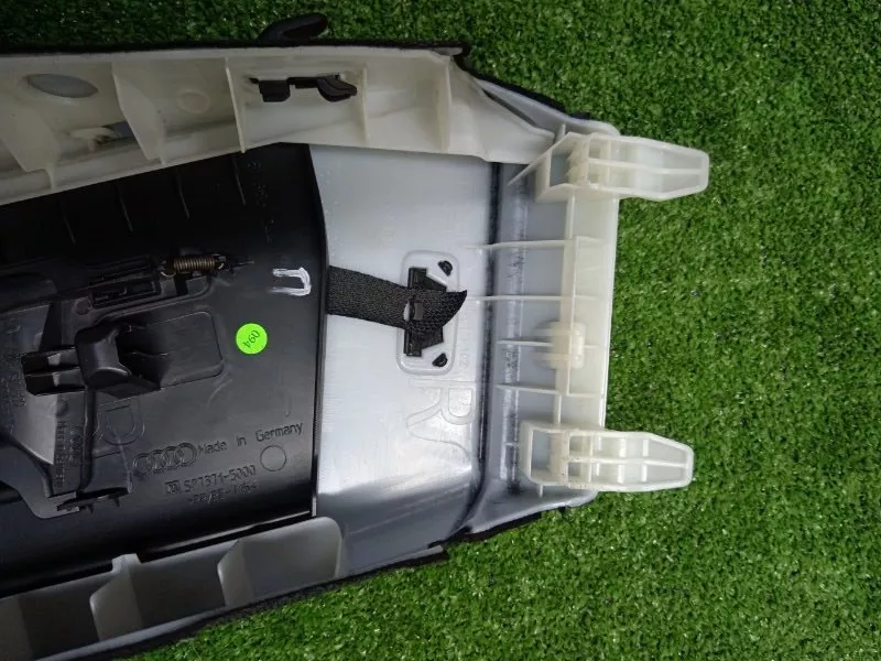 Накладка на стойку кузова