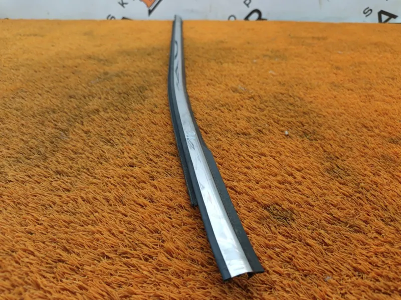 Молдинг стекла