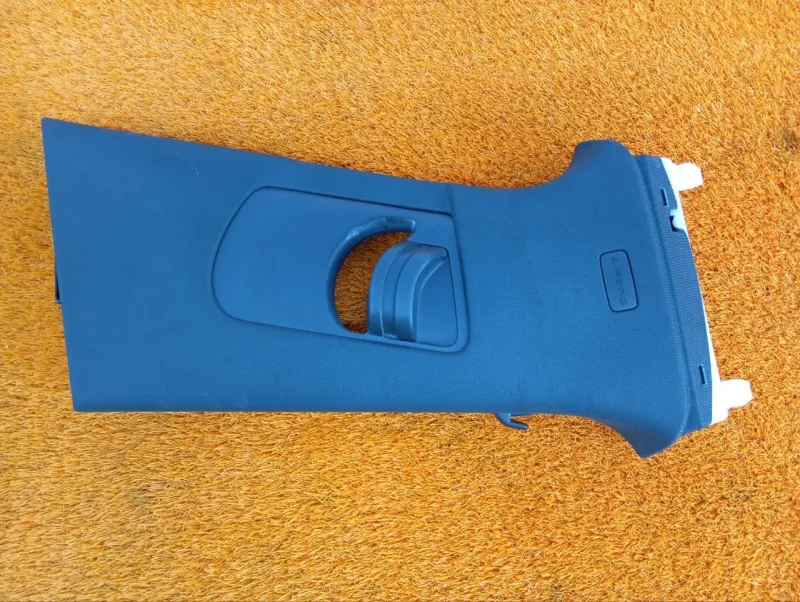 Обшивка центральной стойки