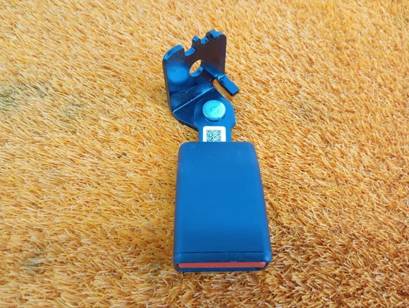 Ответная часть ремня безопасности