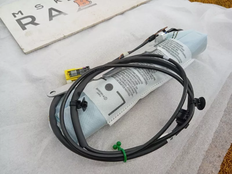 Шторка безопасности Audi A6 2018 4G8880241B C7, левая