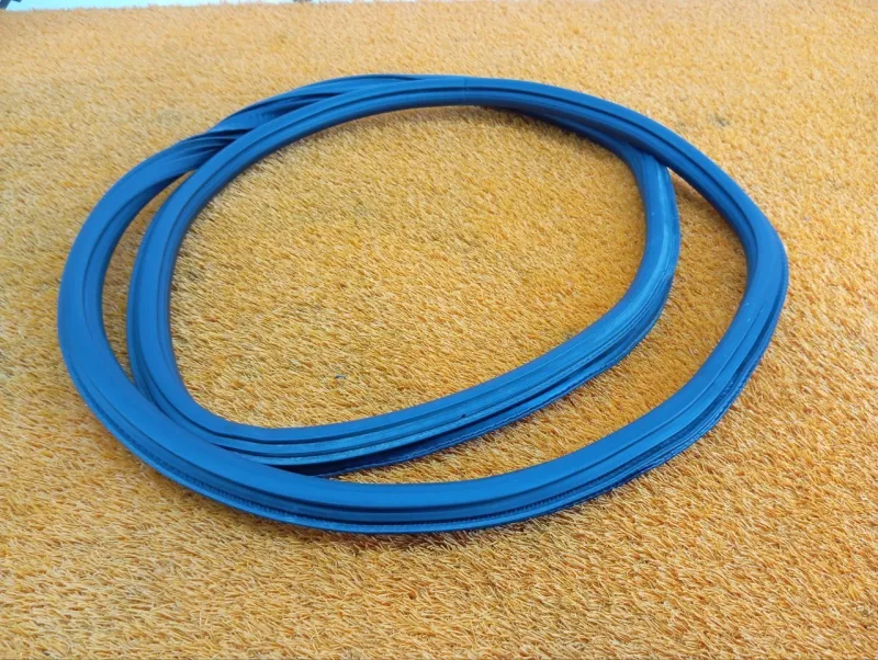 Уплотнитель проема двери (Уплотнитель кузова)