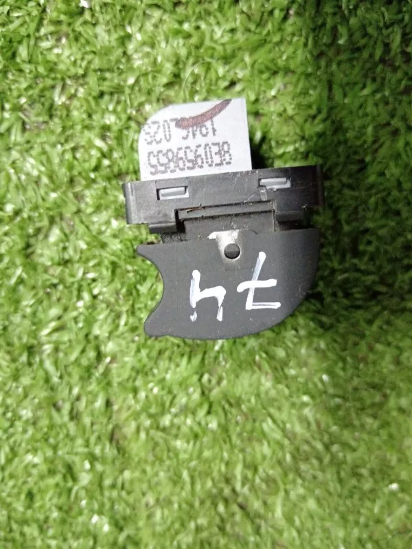 Кнопка стеклоподъемника