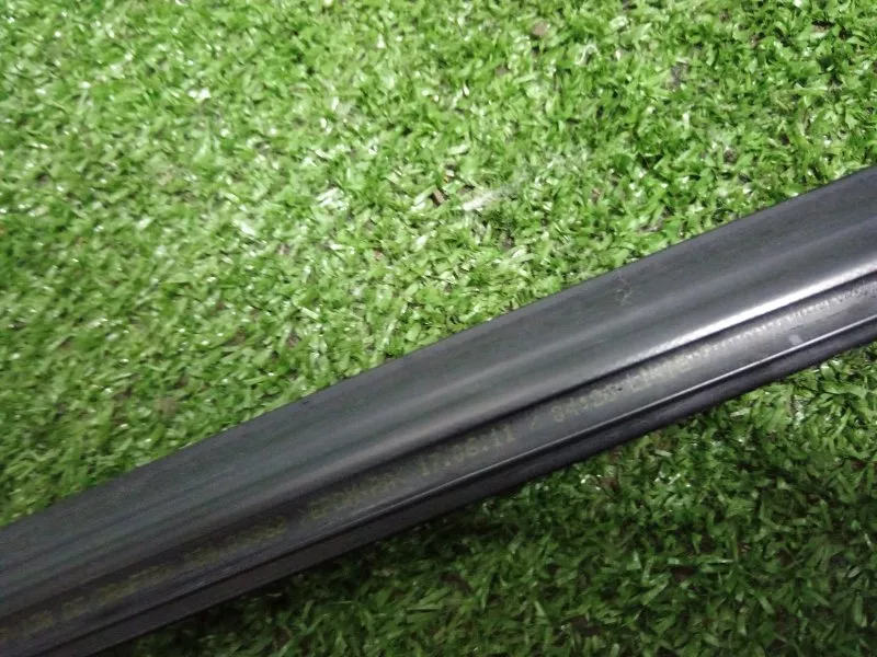 Уплотнитель стекла двери