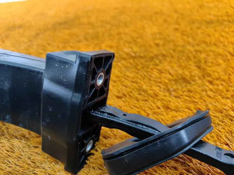 Ограничитель двери