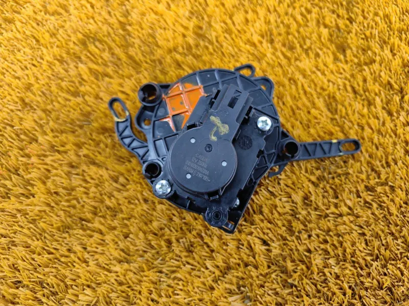 Моторчик заслонки печки