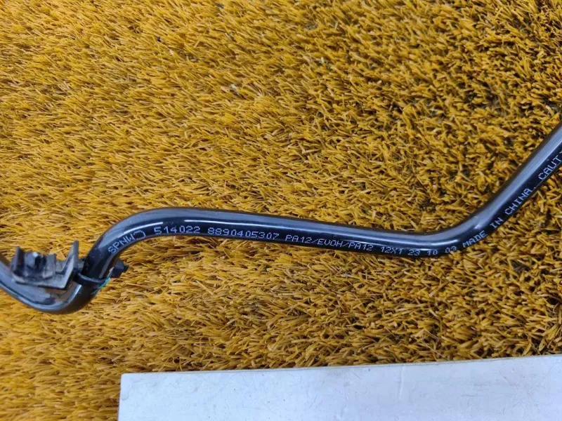 Трубка топливная