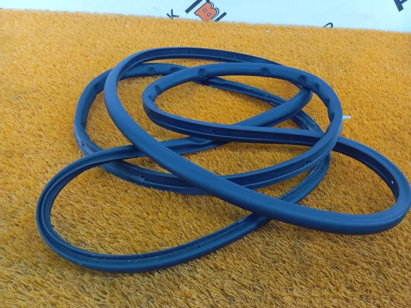 Уплотнитель двери