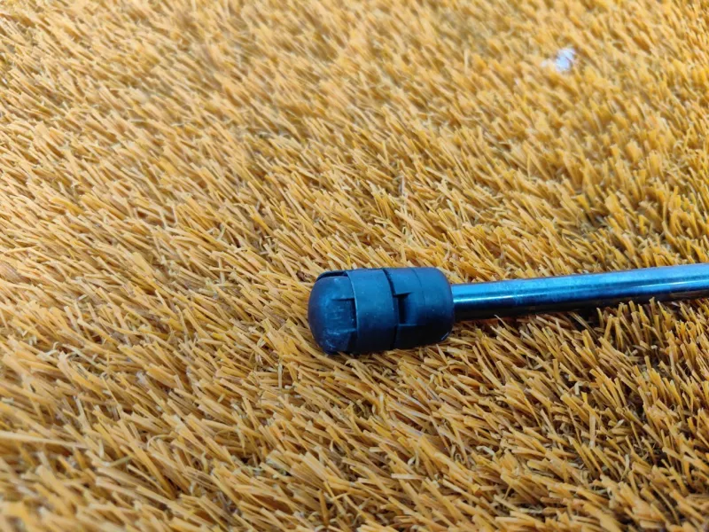 Амортизатор капота