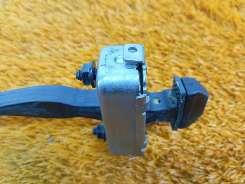 Ограничитель двери