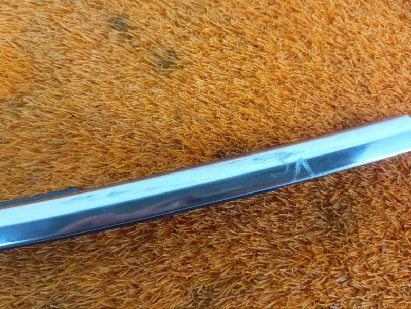 Молдинг стекла