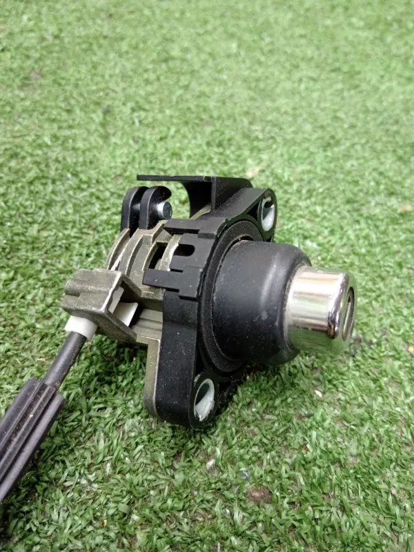 Личинка замка багажника