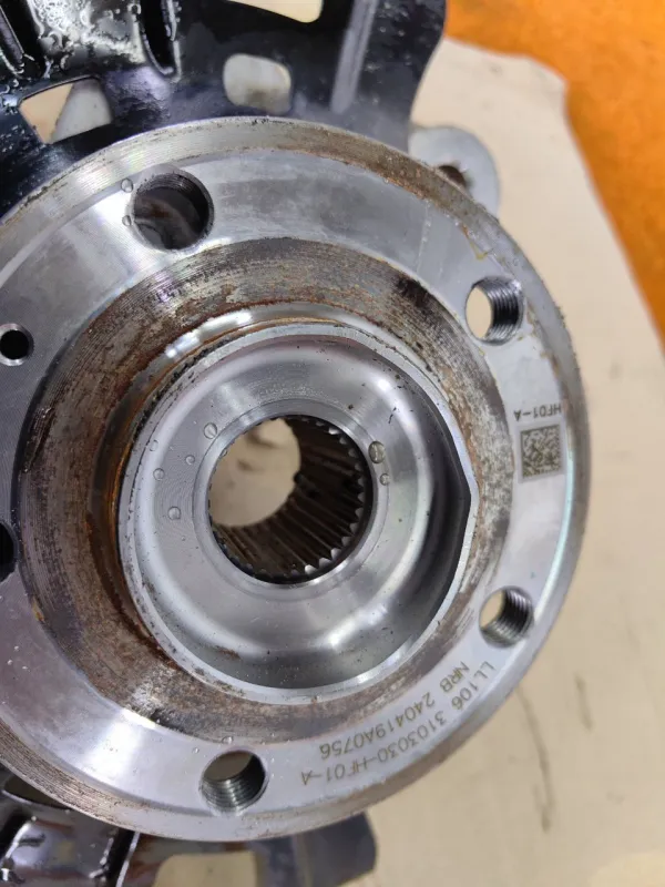 Кулак поворотный