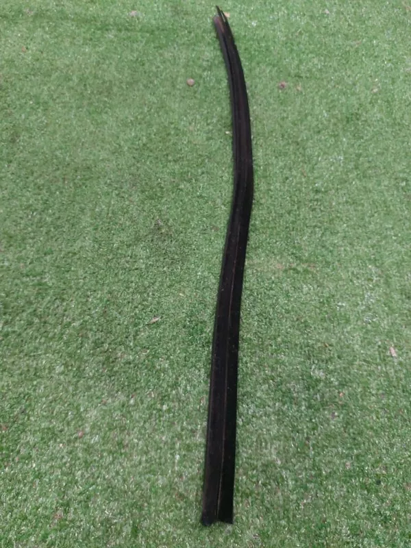 Молдинг стекла