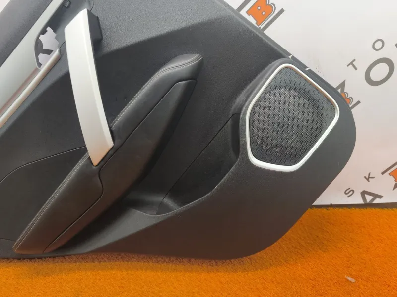 Обшивка двери