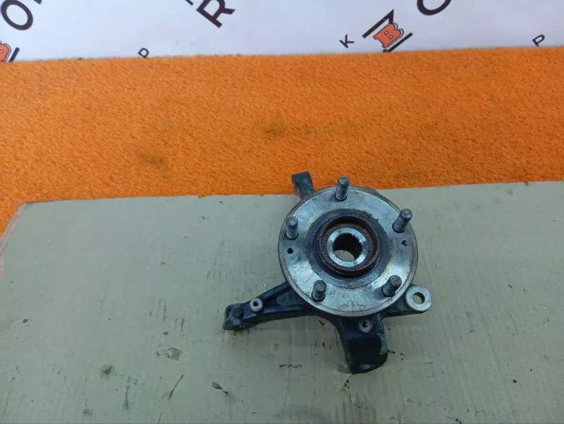 Кулак поворотный