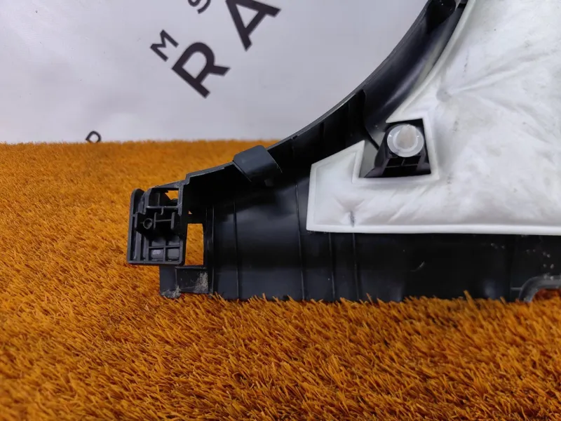 Обшивка центральной стойки