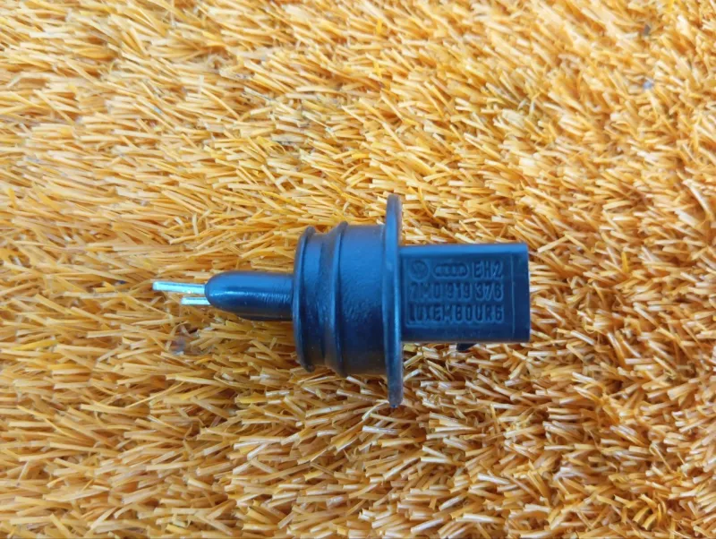 Датчик уровня бачка омывателя