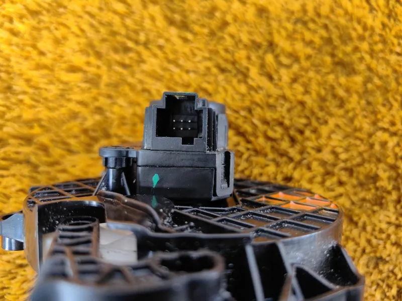 Моторчик заслонки печки