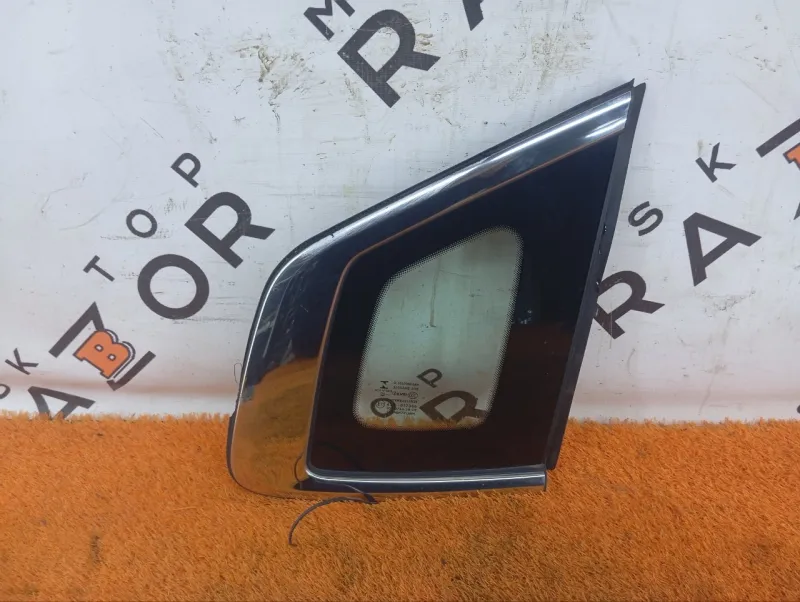 Форточка задняя